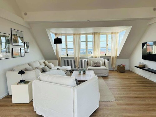 Stilvolles Ferienzuhause für 7 Personen mit Sauna & Schlossblick