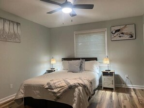 2 chambres, fer et planche à repasser, Wi-Fi, draps fournis