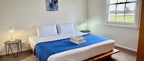 Fer et planche Ă repasser, Wi-Fi, draps fournis