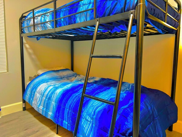 Haystack Hostel - Houston, TX
