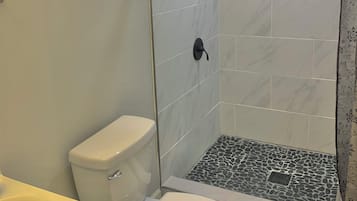 Toallas, jabón, papel higiénico