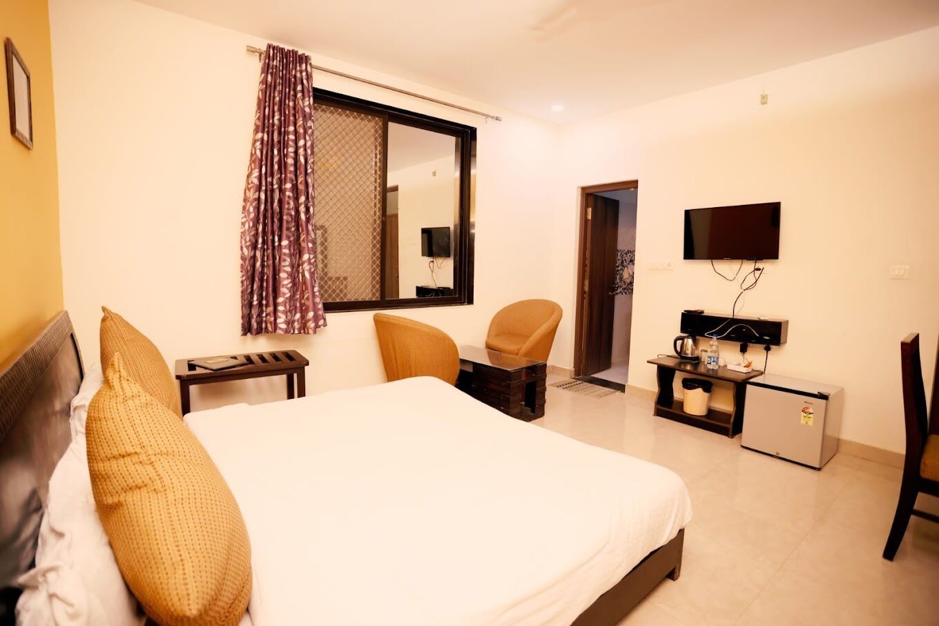 Deluxe Double Room, Garden View | Soundproofing, free WiFi