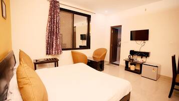 Deluxe Double Room, Garden View | Soundproofing, free WiFi