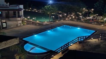 Utomhuspool
