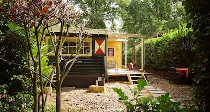 Cosy Cabin in the Woods - Perfect Get Away in a peaceful and green setting