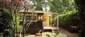 Cosy Cabin in the Woods - Perfect Get Away in een rustige en groene omgeving