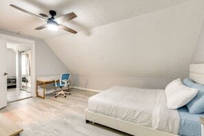 6 habitaciones, escritorio y tabla de planchar con plancha 