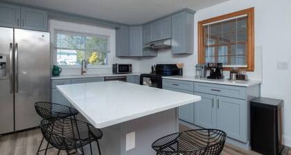 Charming 2-bedroom house in marvelous Montville with WiFi, AC