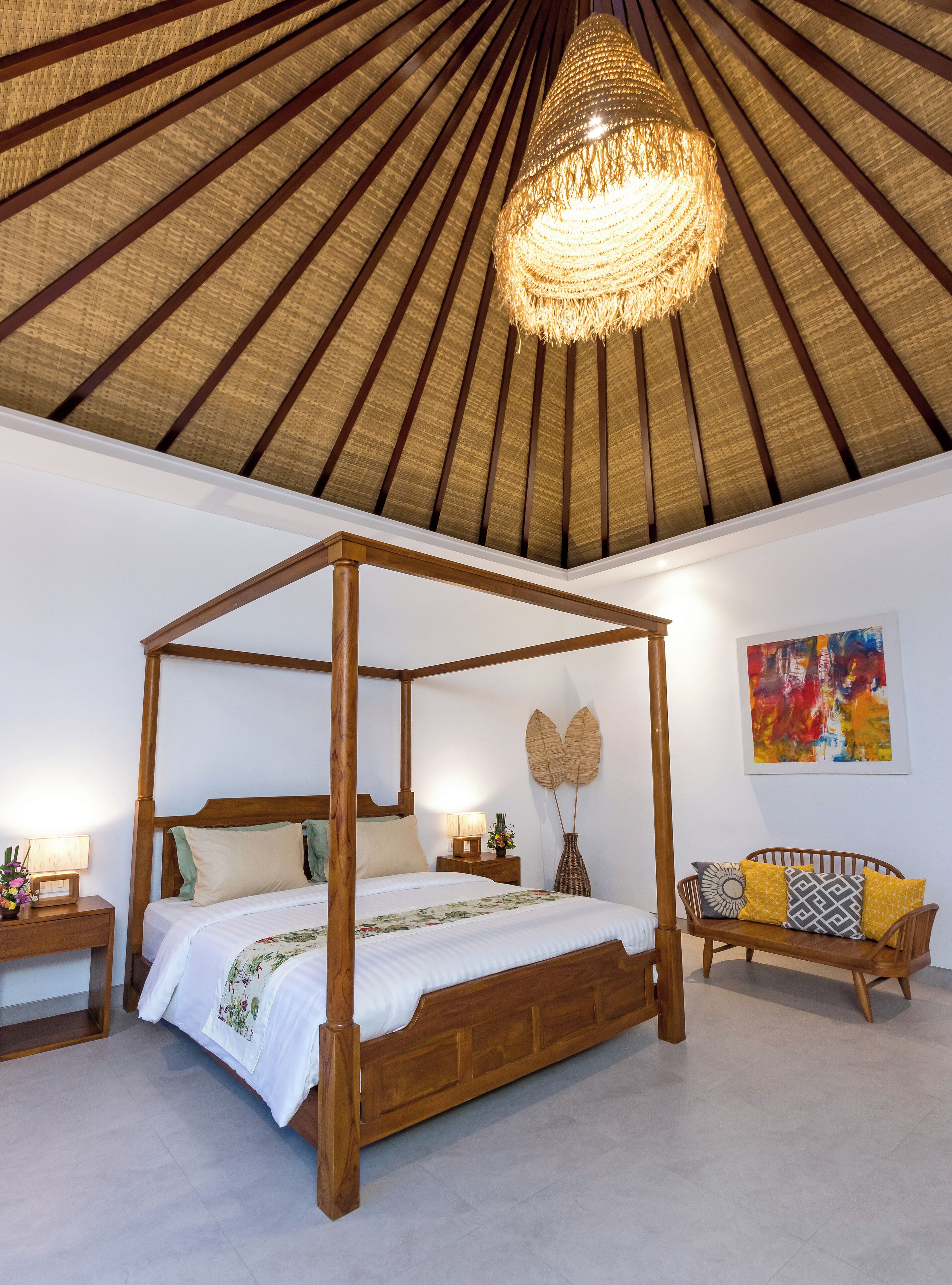 5 bedrooms, premium bedding, iron/ironing board, free WiFi