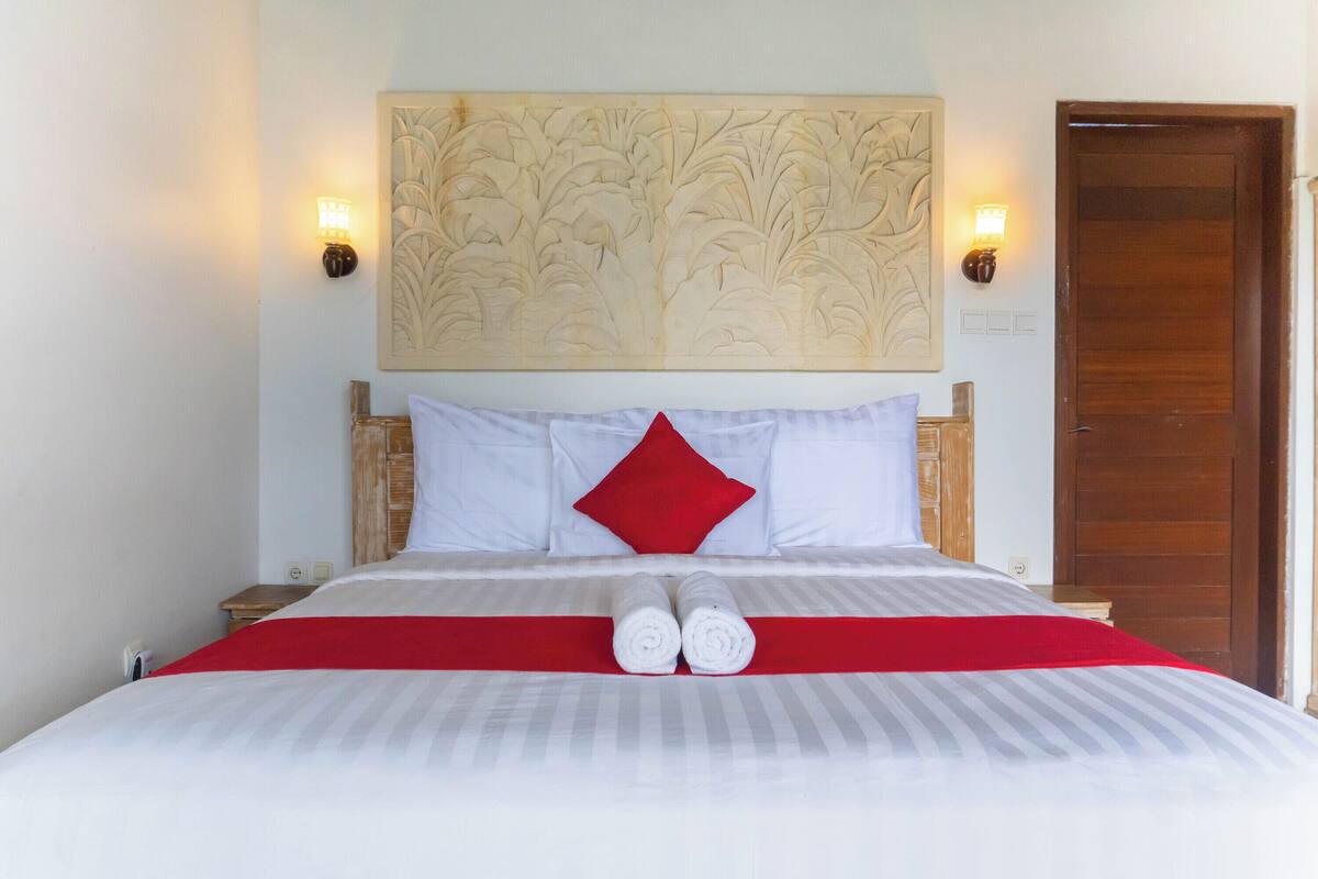 Free WiFi, bed sheets