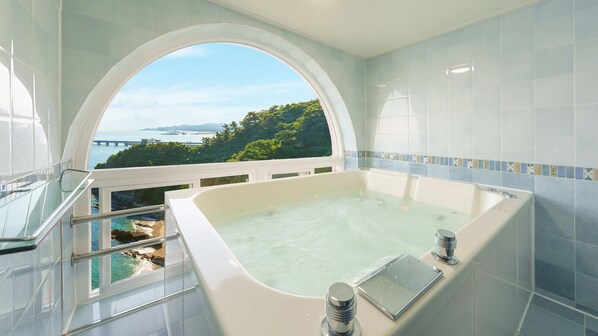 1 bedroom, free WiFi - Samcheok Peacehousing Spa Pet Pension (Samcheok)