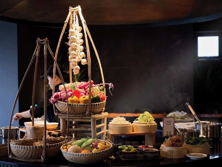 Desayuno buffet diario (VND 270000 por persona)