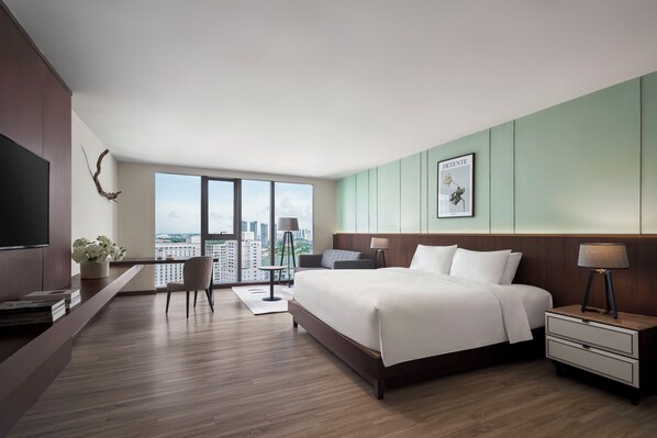Superior Room, City View | Living room
