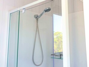 Shower, hair dryer, towels - Guanaba Farm by Tiny Away (Guanaba)