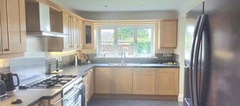 Cozy Coastal Retreat in Rhuddlan - 5 Bedroom House