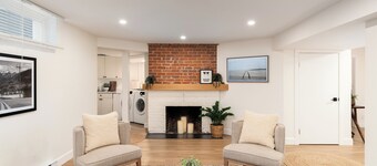 Cozy Quiet 2 Bed Victoria Retreat with Gym