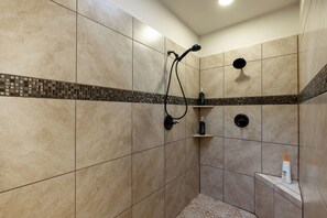 Jetted tub, hair dryer, bidet, towels