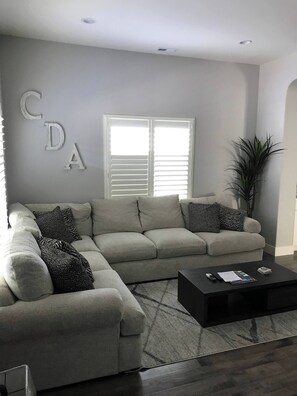 Smart TV - Charming 3-bedroom house in Coeur d'Alene with AC, WiFi (Coeur d'Alene)