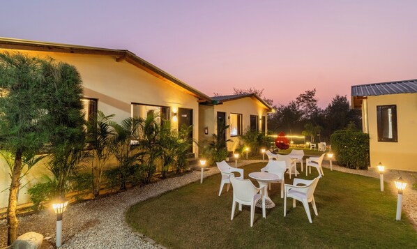 Garden - Treebo Corbett Hideout Dada's (Ramnagar)