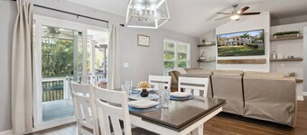 Fabulous Home on the Black Creek, firepit, water access, great views, outdoor bar, pool table, darts