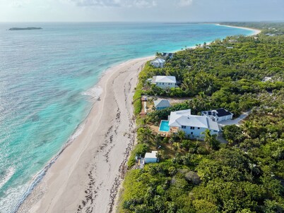 8-bedroom Ocean Front in Double Bay Eleuthera with NOT a heated pool