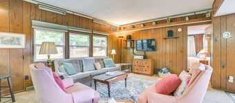 13 Mi to Nubs Nob: Pet-Friendly Retreat