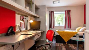 Superior Studio, 1 Double Bed, Non Smoking | Blackout curtains, free WiFi, bed sheets