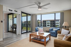 Téléviseur, bureau