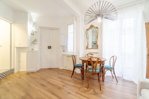 Dining - San Salvario Comfy APT - Nice MM (Torino)