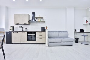 Interior - GuestHost - Ronkasa Quiet Apartment (Napoli)