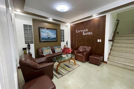 Interior. Captains Suites Albay