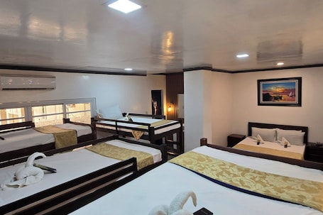 Studio | Desk, free WiFi, wheelchair access