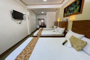 Escritorio, wifi gratis y acceso para silla de ruedas