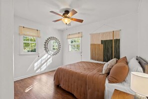 3 soverom, strykejern/-brett, reiseseng for barn og wi-fi