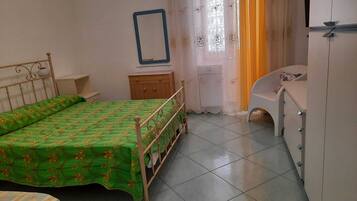 1 bedroom, WiFi, bed sheets