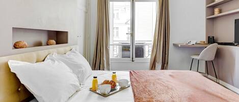 Fer et planche Ă repasser, Wi-Fi, draps fournis