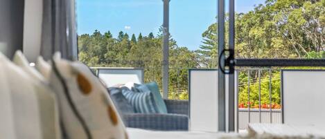 3 habitaciones, escritorio, tabla de planchar con plancha y wifi