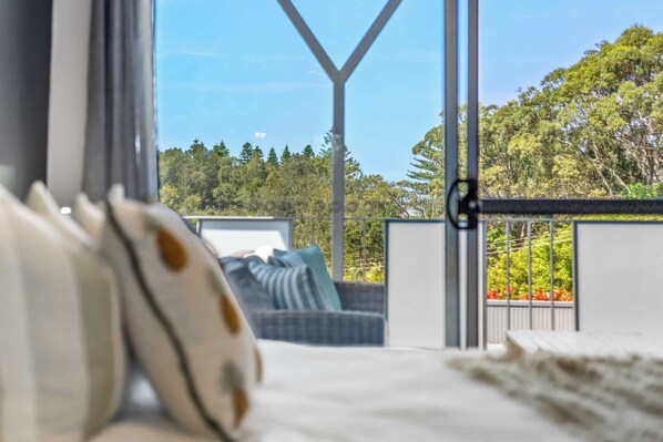 3 bedrooms, desk, iron/ironing board, WiFi