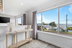 Interior - Retro Lake Vista by Coast Hosting (Buff Point)