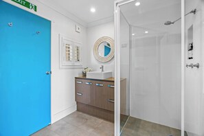 Shower, hair dryer, towels - Lake Vista 2,0 By Coast Hosting (Buff Point)