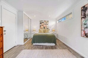 2 makuuhuonetta, työpöytä, silitysrauta/-lauta, Wi-Fi