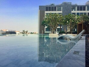Hồ bơi ngoài trời 