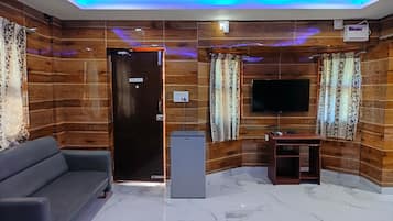 Classic Studio Suite, Garden View