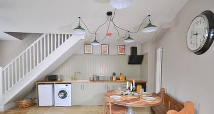 St Nicholas Corner. A vibrant, modern townhouse in the heart of King’s Lynn!