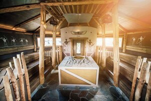 Sauna seca, sauna a vapor, massagens com pedras quentes