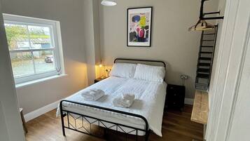 1 chambre, fer et planche Ă repasser, Wi-Fi, draps fournis