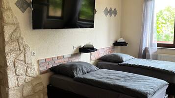 1 bedroom, free WiFi, bed sheets