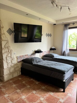 1 quarto, Wi-Fi de cortesia, roupa de cama