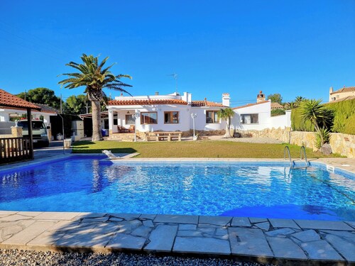 VILLA AZAHAR. House and Bungalow with large private pool for 10 people.