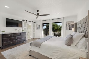 3 bedrooms, desk, travel cot, free WiFi